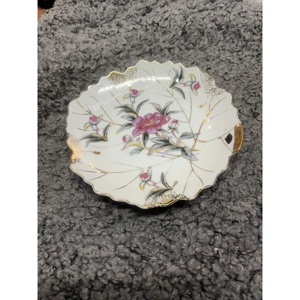 Trinket Dish Made in Japan Leaf Shaped Gold Detail Floral Patern